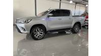 TOYOTA - HILUX - 2018/2018 - Prata - R$ 195.000,00