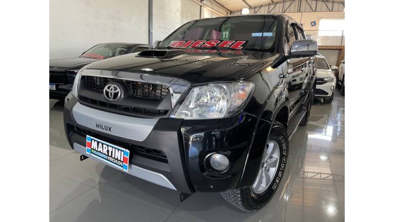 TOYOTA - HILUX - 2011/2011 - Preta - R$ 119.000,00