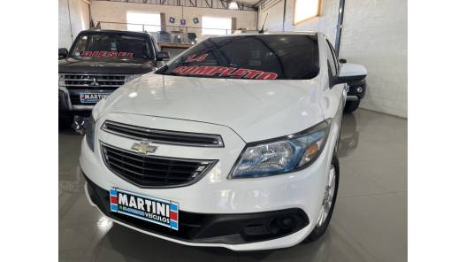 CHEVROLET - ONIX - 2013/2013 - Branca - R$ 46.900,00