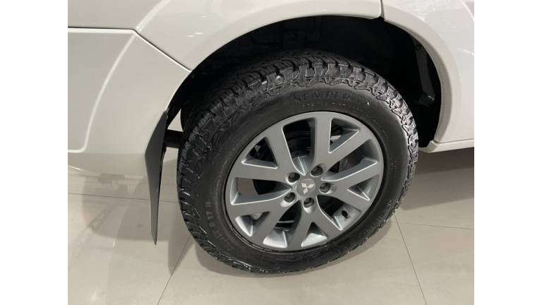 MITSUBISHI - PAJERO TR4 - 2014/2014 - Branca - R$ 61.900,00