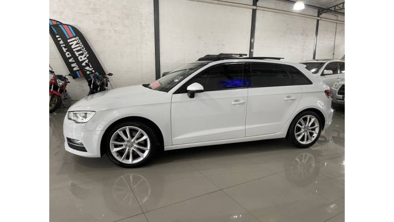 AUDI - A3 - 2014/2014 - Branca - R$ 87.000,00