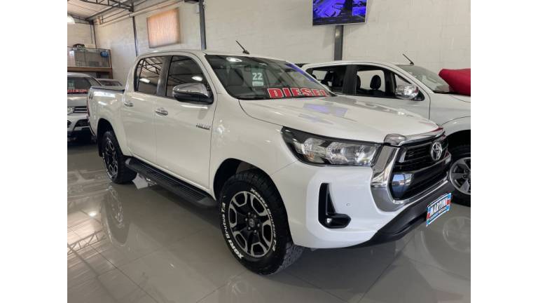 TOYOTA - HILUX - 2022/2022 - Branca - R$ 228.000,00