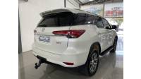 TOYOTA - HILUX SW4 - 2017/2017 - Branca - R$ 215.000,00
