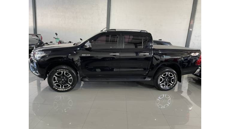 TOYOTA - HILUX - 2018/2018 - Preta - R$ 182.000,00