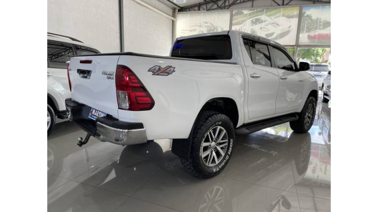 TOYOTA - HILUX - 2018/2018 - Branca - R$ 195.000,00