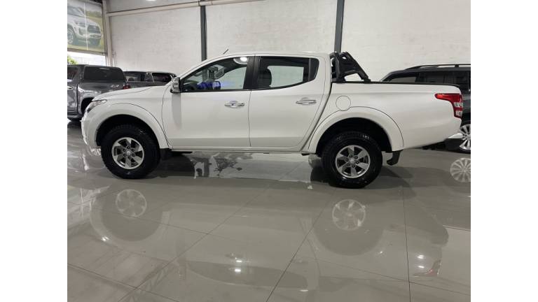 MITSUBISHI - L200 TRITON - 2019/2019 - Branca - R$ 135.000,00