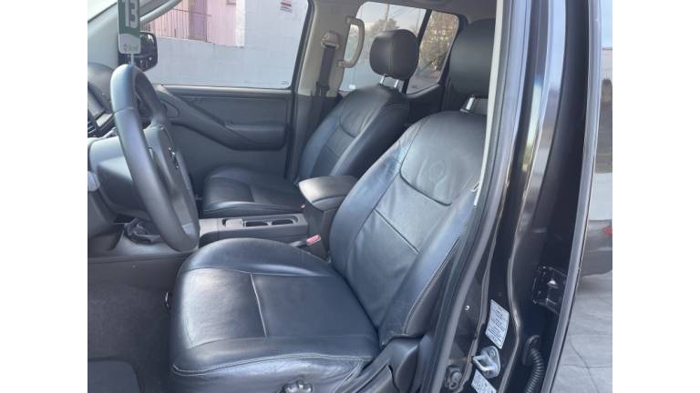 NISSAN - FRONTIER - 2013/2013 - Preta - R$ 89.900,00