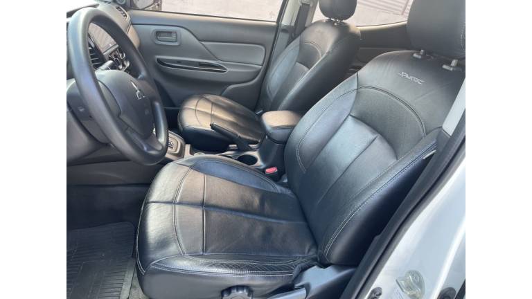 MITSUBISHI - L200 TRITON - 2023/2023 - Branca - R$ 156.000,00