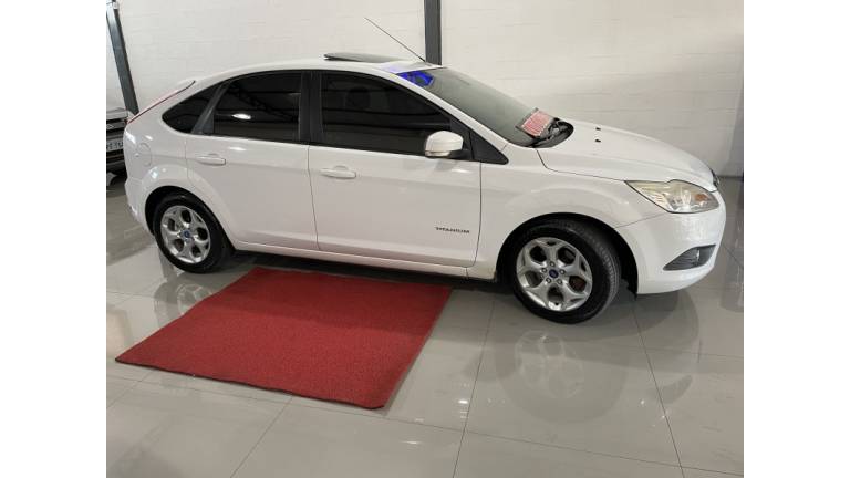 FORD - FOCUS - 2012/2012 - Branca - R$ 51.900,00