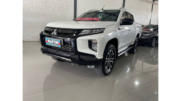 MITSUBISHI - L200 TRITON - 2023/2023 - Branca - R$ 207.900,00