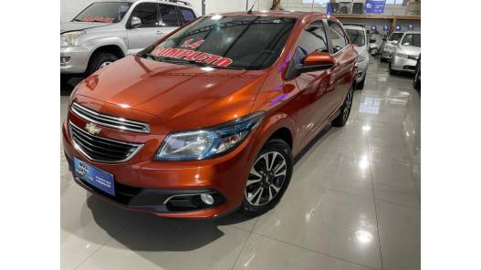 CHEVROLET - ONIX - 2013/2013 - Laranja - R$ 47.800,00