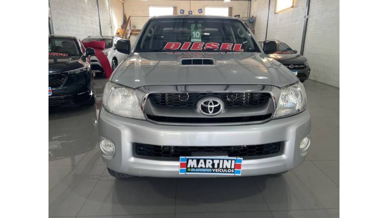 TOYOTA - HILUX - 2010/2010 - Prata - R$ 109.900,00