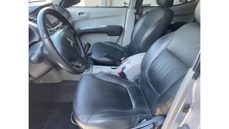 MITSUBISHI - L200 TRITON - 2013/2013 - Prata - R$ 103.900,00