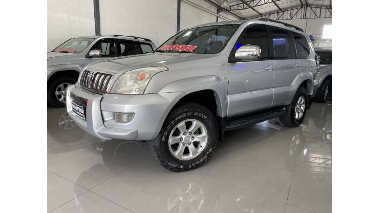 TOYOTA - LAND CRUISER PRADO - 2006/2006 - Prata - R$ 105.900,00