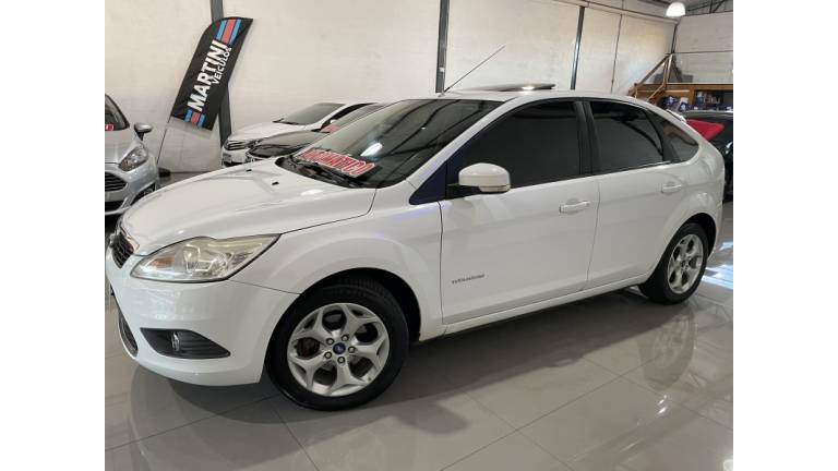 FORD - FOCUS - 2012/2012 - Branca - R$ 51.900,00