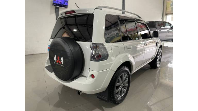 MITSUBISHI - PAJERO TR4 - 2014/2014 - Branca - R$ 61.900,00