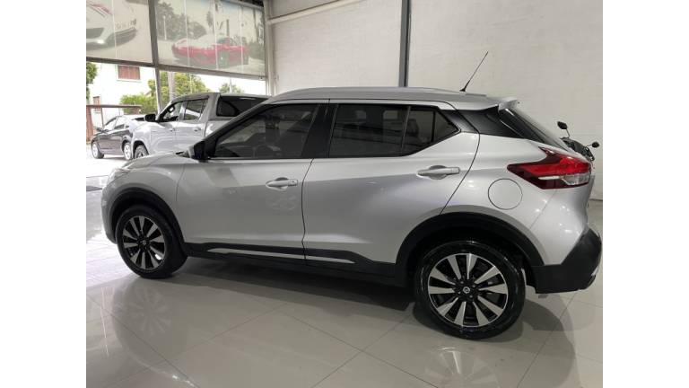 NISSAN - KICKS - 2018/2018 - Prata - R$ 82.900,00