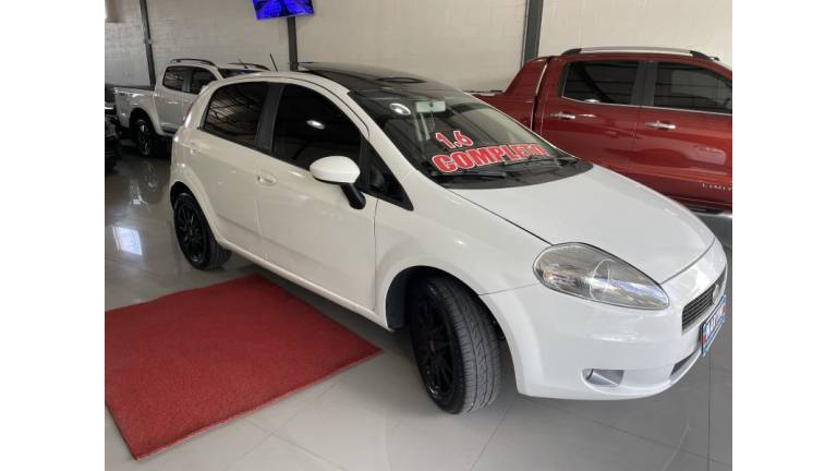 FIAT - PUNTO - 2012/2012 - Branca - R$ 39.900,00