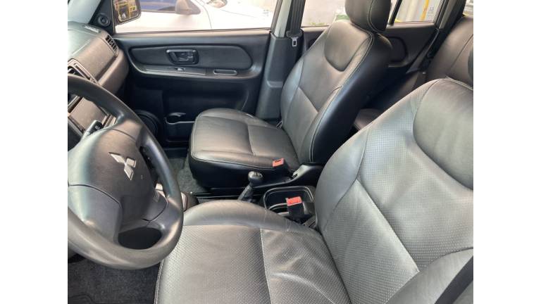MITSUBISHI - PAJERO TR4 - 2012/2012 - Cinza - R$ 65.000,00