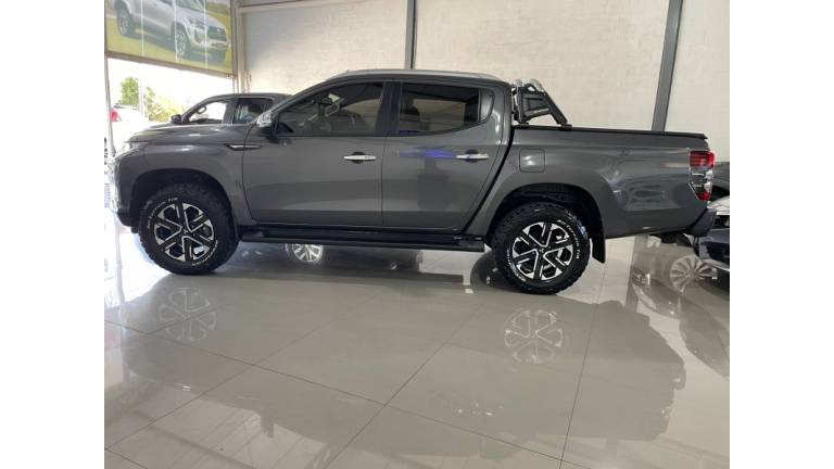 MITSUBISHI - L200 TRITON - 2024/2024 - Cinza - R$ 229.900,00