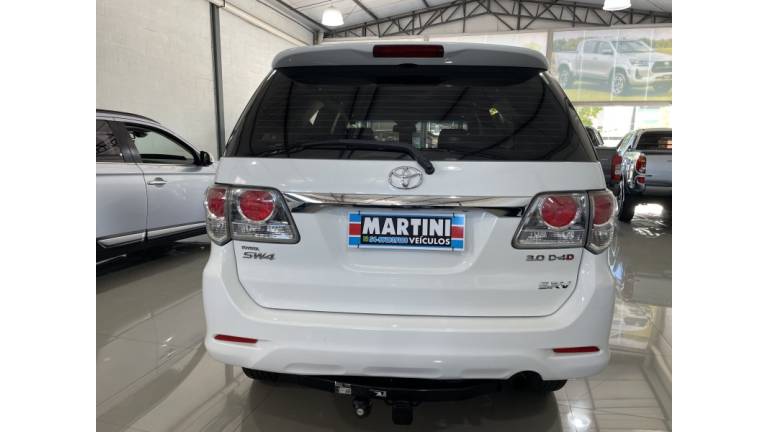 TOYOTA - HILUX SW4 - 2014/2014 - Branca - R$ 144.900,00