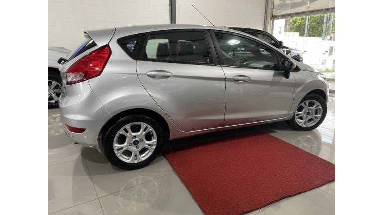 FORD - FIESTA - 2017/2017 - Prata - R$ 54.900,00