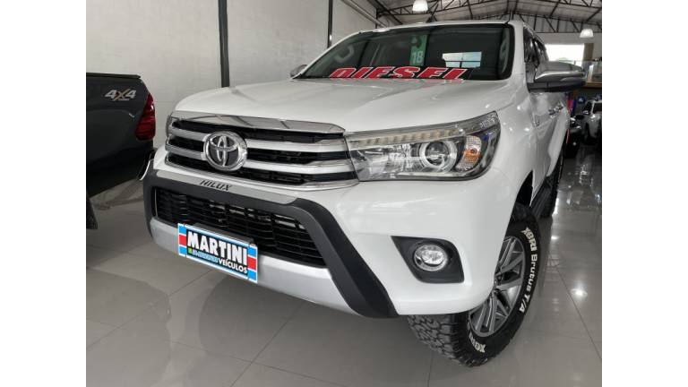 TOYOTA - HILUX - 2018/2018 - Branca - R$ 195.000,00