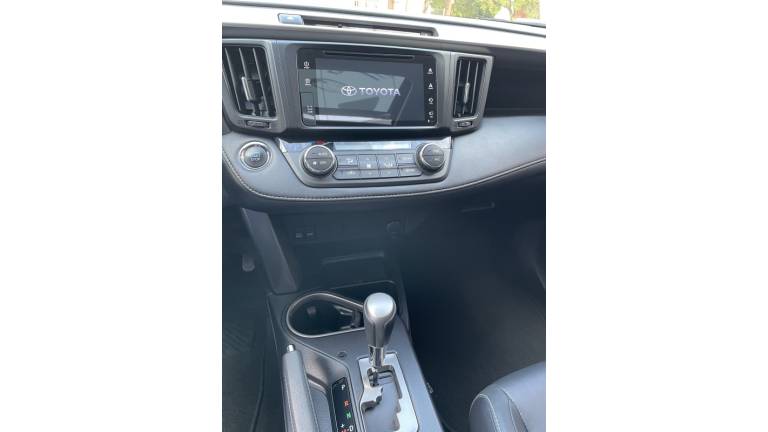 TOYOTA - RAV4 - 2018/2018 - Branca - R$ 125.000,00