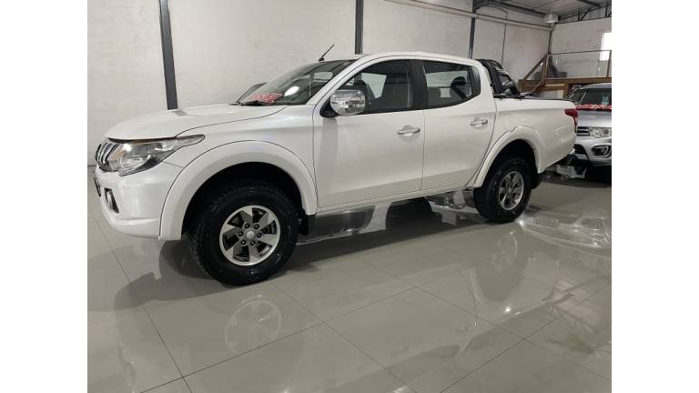 MITSUBISHI - L200 TRITON - 2019/2019 - Branca - R$ 135.000,00