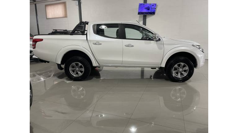 MITSUBISHI - L200 TRITON - 2019/2019 - Branca - R$ 135.000,00