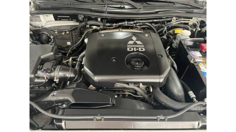 MITSUBISHI - PAJERO DAKAR - 2015/2015 - Branca - R$ 133.900,00