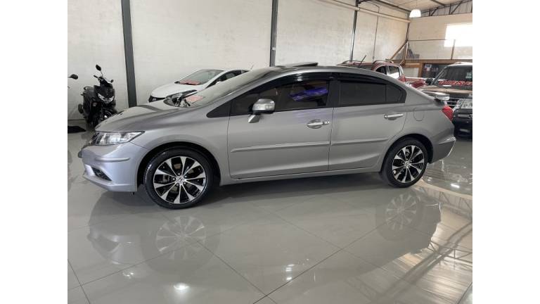 HONDA - CIVIC - 2016/2016 - Cinza - R$ 89.900,00