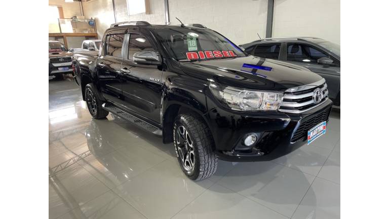 TOYOTA - HILUX - 2018/2018 - Preta - R$ 182.000,00