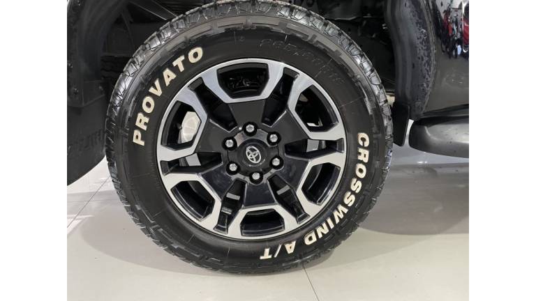 TOYOTA - HILUX - 2018/2018 - Preta - R$ 182.000,00