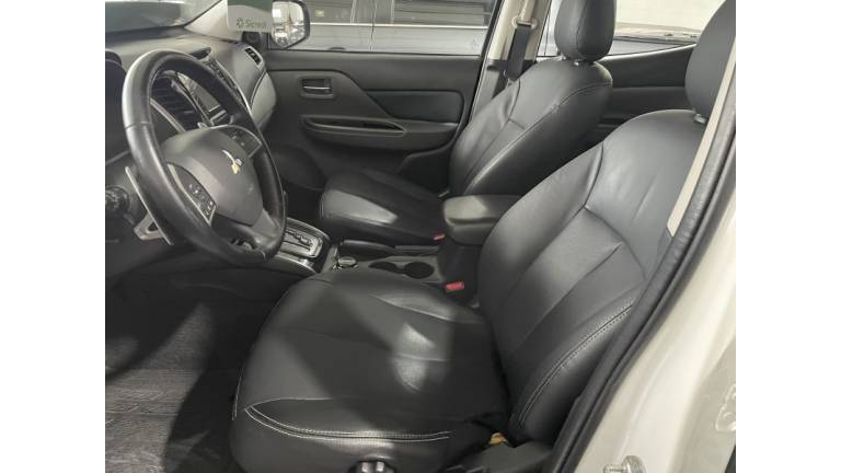 MITSUBISHI - L200 TRITON - 2019/2019 - Branca - R$ 135.000,00