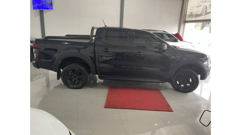 FORD - RANGER - 2021/2021 - Preta - R$ 175.000,00