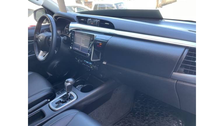 TOYOTA - HILUX - 2022/2022 - Branca - R$ 228.000,00