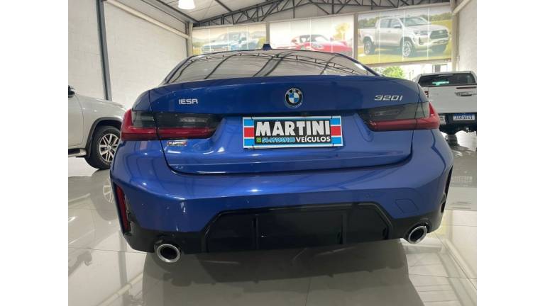 BMW - 320I - 2024/2024 - Azul - R$ 310.000,00