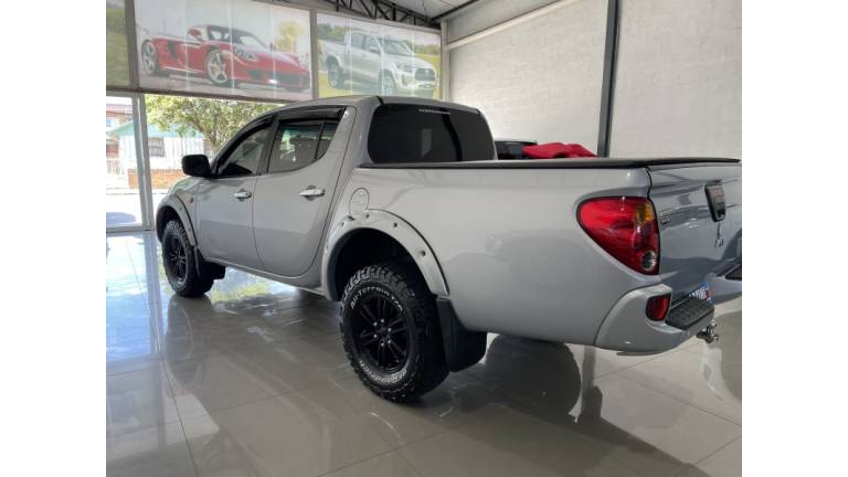 MITSUBISHI - L200 TRITON - 2013/2013 - Prata - R$ 103.900,00