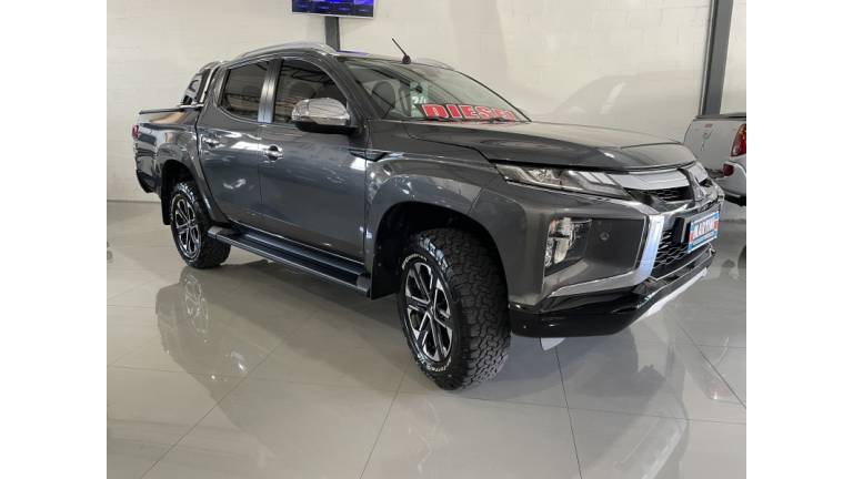 MITSUBISHI - L200 TRITON - 2024/2024 - Cinza - R$ 237.000,00