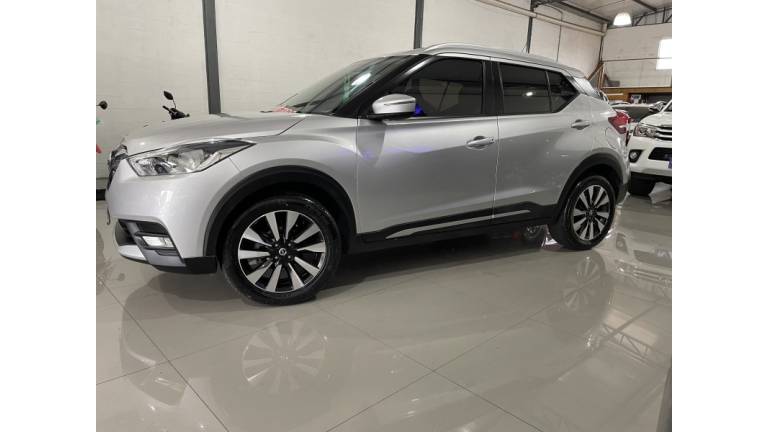 NISSAN - KICKS - 2018/2018 - Prata - R$ 82.900,00