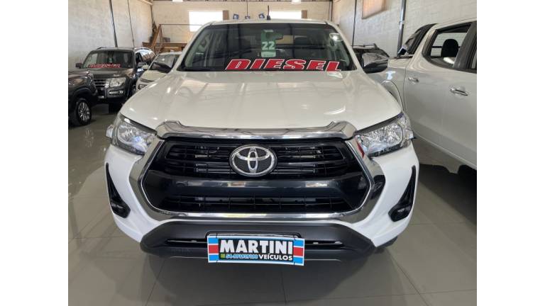 TOYOTA - HILUX - 2022/2022 - Branca - R$ 228.000,00