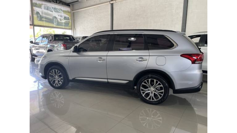 MITSUBISHI - OUTLANDER - 2016/2016 - Prata - R$ 99.000,00