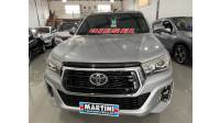 TOYOTA - HILUX - 2019/2019 - Prata - R$ 210.000,00