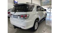 TOYOTA - HILUX SW4 - 2014/2014 - Branca - R$ 144.900,00