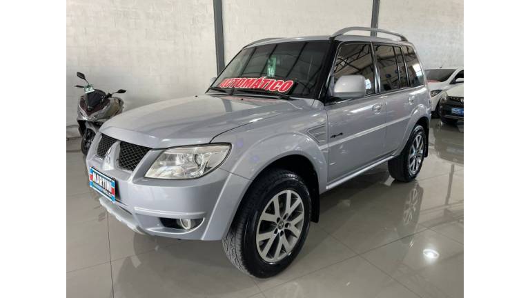 MITSUBISHI - PAJERO TR4 - 2014/2014 - Prata - R$ 68.000,00