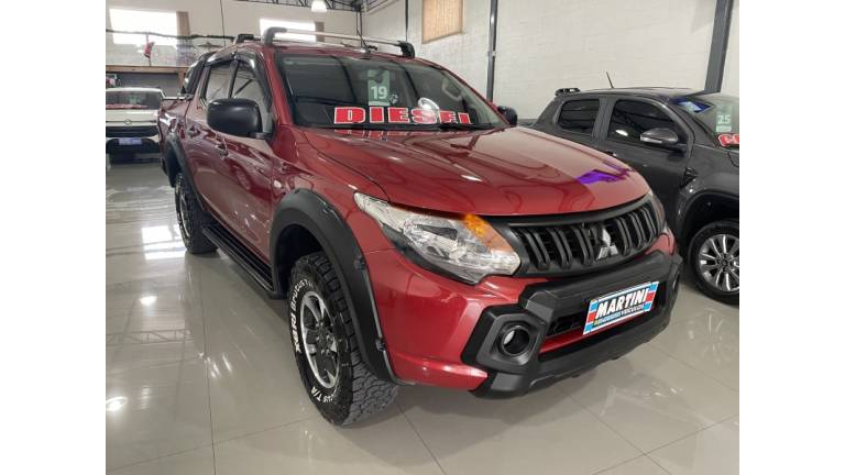 MITSUBISHI - L200 TRITON - 2019/2019 - Vermelha - R$ 125.900,00