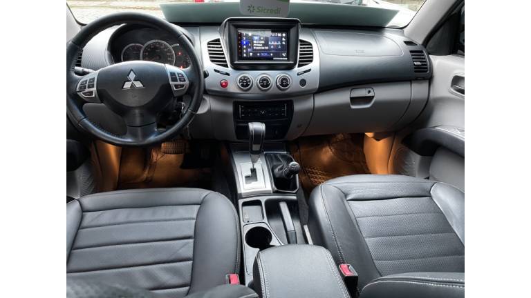 MITSUBISHI - L200 TRITON - 2017/2017 - Prata - R$ 145.000,00