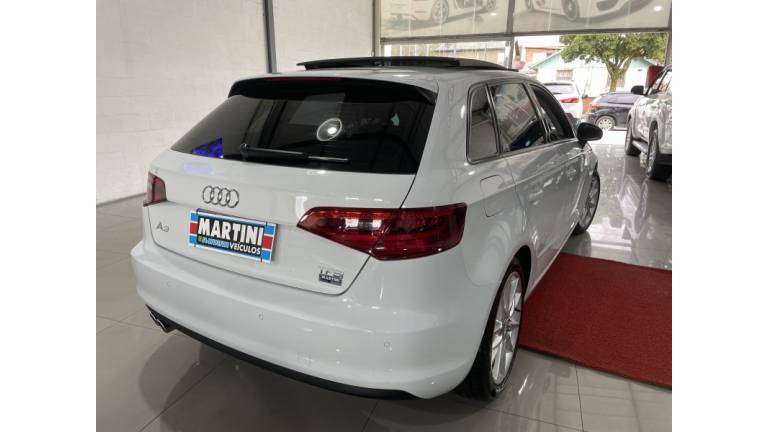 AUDI - A3 - 2014/2014 - Branca - R$ 87.000,00