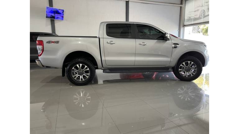 FORD - RANGER - 2021/2021 - Prata - R$ 167.000,00